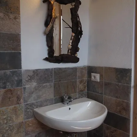 Stazzu Giasti Apartman *