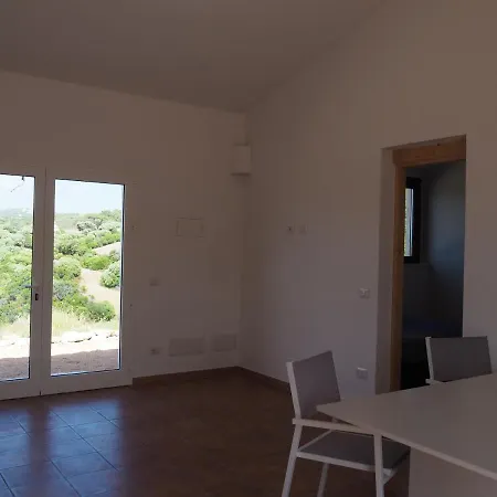 Stazzu Giasti Apartman *